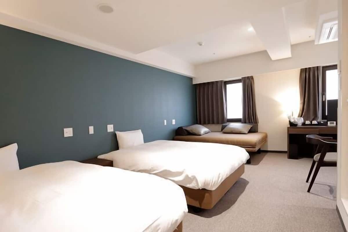 Premium bedding, down comforters, desk, blackout drapes