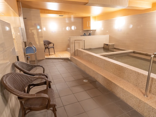 Public bath - Shinsaibashi ARTY Inn (Osaka)