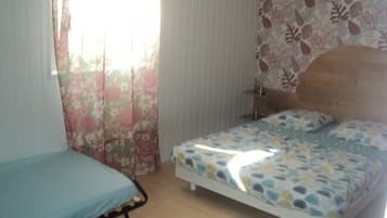 1 bedroom, iron/ironing board, free WiFi, bed sheets