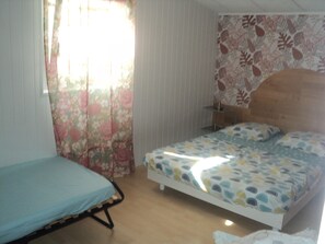 1 chambre, fer et planche à repasser, lit parapluie, Wi-Fi gratuit