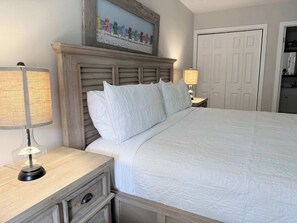 3 bedrooms, desk, iron/ironing board, WiFi - Ciboney 2011 - private beach entry, heated pool, tennis (Miramar Beach)