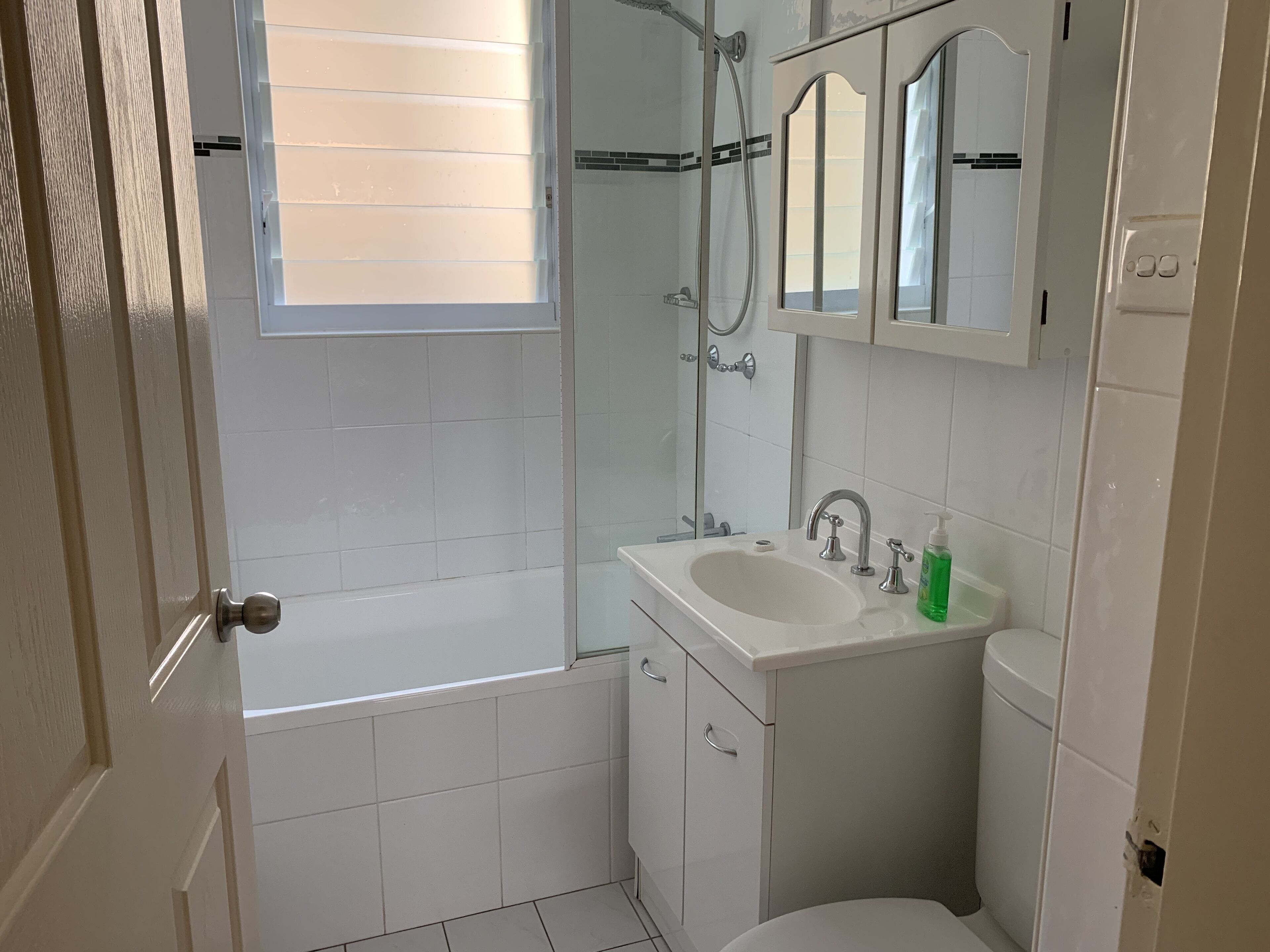 MANLYS LITTLE SECRET  — image 9