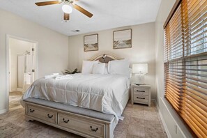 4 habitaciones, tabla de planchar con plancha, cuna de viaje y wifi 