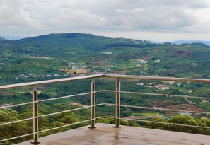 Balcony view - Onandaga Kodaikanal (Kodaikanal)