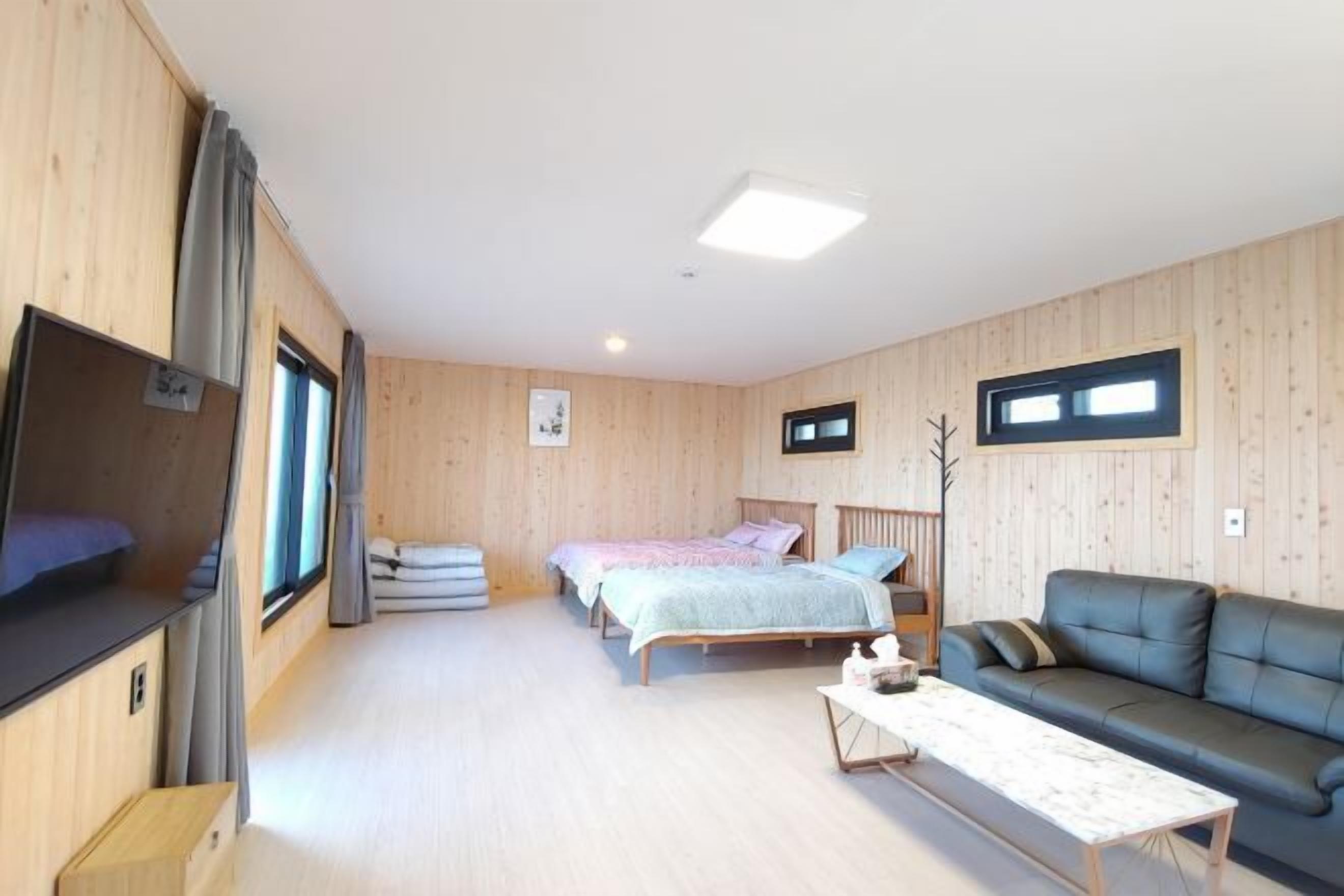 WiFi (無料)、ベッドシーツ