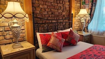 2 Schlafzimmer, hochwertige Bettwaren, individuell dekoriert