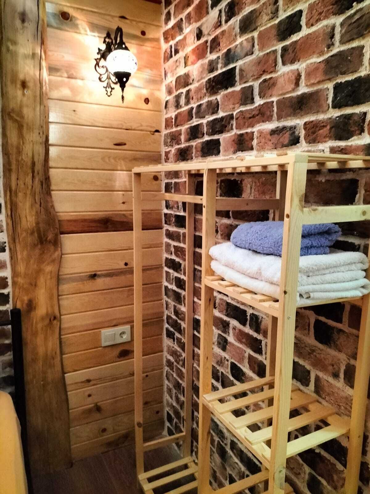 基础客房 | 高档床上用品、特色装修、特色家居、办公桌