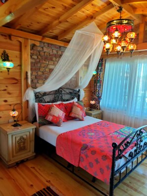 Premium bedding, individually decorated, individually furnished, desk - Baran Apart (Sile)