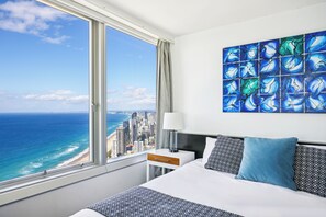 4 Bedroom Ocean Sub-Penthouse | Individually decorated, individually furnished, iron/ironing board - Designer Rooms at Q1 resort - GCLR (Surfers Paradise)