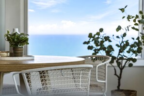 4 Bedroom Beach Apartment | Dining room - Designer Rooms at Q1 resort - GCLR (Surfers Paradise)