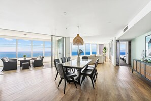 4 Bedroom Ocean Sub-Penthouse | Individually decorated, individually furnished, iron/ironing board - Designer Rooms at Q1 resort - GCLR (Surfers Paradise)