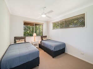 3 bedrooms, iron/ironing board, WiFi, bed sheets