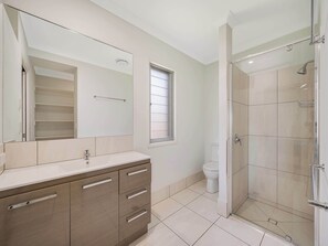 Shower, towels