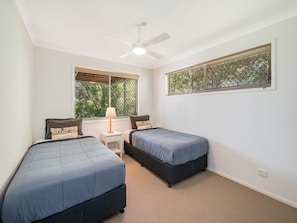 3 bedrooms, iron/ironing board, WiFi, bed sheets