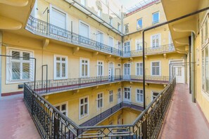 Exterior - Music Academy Bedroom Suite Café Vian Apartman Kft (Budapest)