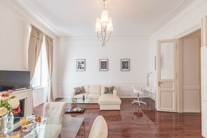 Classic Apartment | Living area | 104-cm Smart TV with cable channels, TV