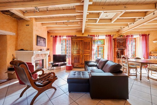 MOULIN Menhirs & nature reserve