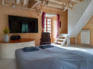 4 chambres, fer et planche à repasser, lit parapluie, Wi-Fi gratuit