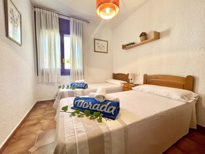 3 bedrooms, iron/ironing board, free WiFi, bed sheets