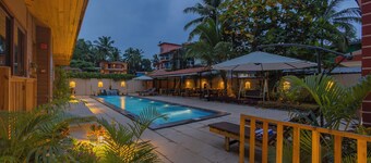 TreeHouse MARS Beach Cottages