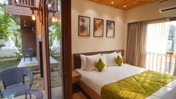 1 bedroom, premium bedding, in-room safe, desk