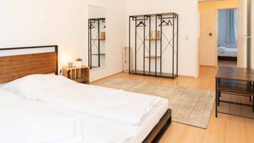 3 bedrooms, iron/ironing board, free WiFi, bed sheets