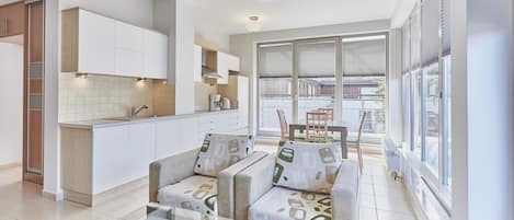 Standard Apartment | Iron/ironing board, free WiFi, bed sheets