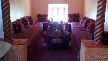 Shared Dormitory, 1 Bedroom, Accessible, Smoking | Dining room