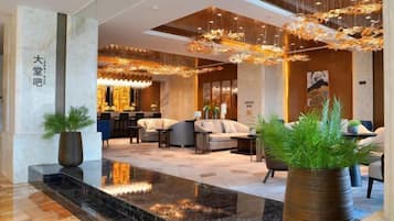 ๋ก๋น ๋ผ์ด์ง