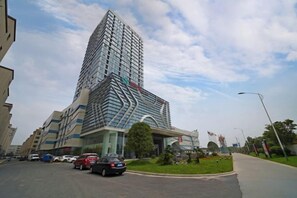 Unclassified image, 4 of 128, button - Expo Hotel (Tongxiang)