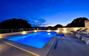 Piscine extérieure, piscine chauffée