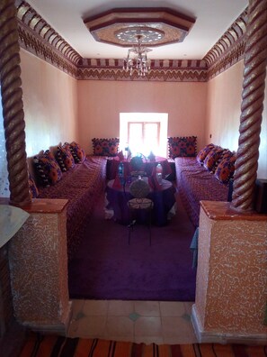 Shared Dormitory, 1 Bedroom, Accessible, Smoking | Dining room - Room-gîte Tawada - Vallée Heureuse - Cha (Tabant)