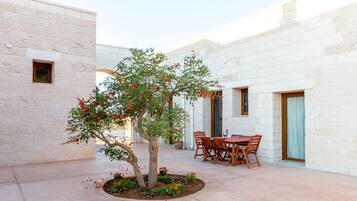 House, 2 Bedrooms, Smoking, Patio | Exterior