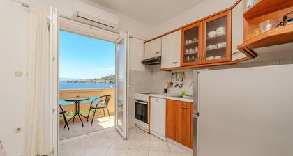 Apartment for 4 Persons, by the sea and With Beautiful View