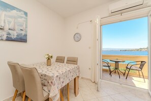 Appartement, 2 chambres, fumeur, balcon | Salle à manger