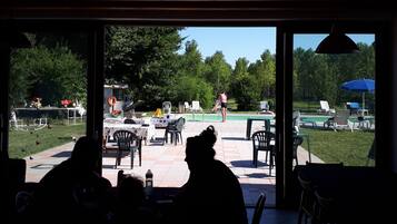 Camera, 3 camere da letto, fumatori, patio | Vista dalla struttura