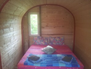 Room, 3 Bedrooms, Smoking, Patio | 3 bedrooms - Room-smart Rooms for 2 or 4 in Organic f (Mestre)