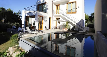 Villa Venere, 6 Bedrooms 5 Bathrooms, Private Pool and sea