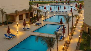 Chalet, 2 slaapkamers, toegankelijk voor mindervaliden, roken | Zwembad | Een buitenzwembad