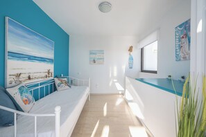 Apartment, 1 Bedroom, Balcony, City View | Living area