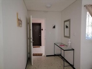 Hallway - Departamento Amplio Pb Ubicación, Seguridad (Querétaro)