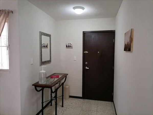 Departamento, 3 habitaciones, con acceso para personas discapacitadas, patio | Entrada de la propiedad
