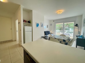 Appartamento, 1 camera da letto, balcone, vista oceano | Interni