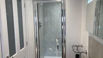 Comfort Cottage, Private Bathroom | Bathroom