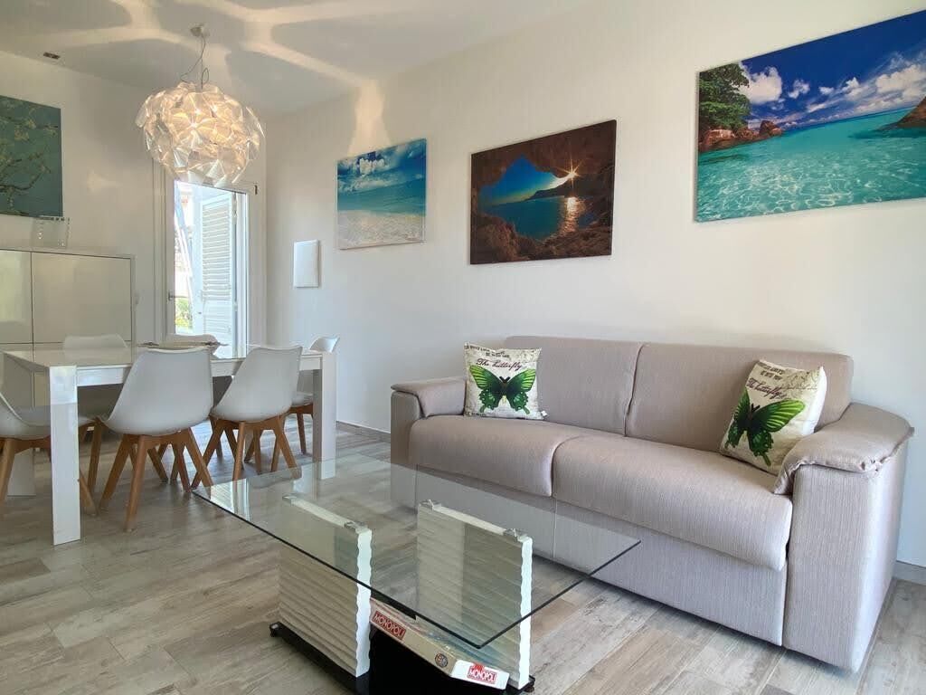 32-inch LCD TV with satellite channels, TV, toys