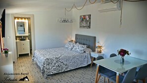 1 chambre, fer et planche Ă repasser, Wi-Fi gratuit, draps fournis