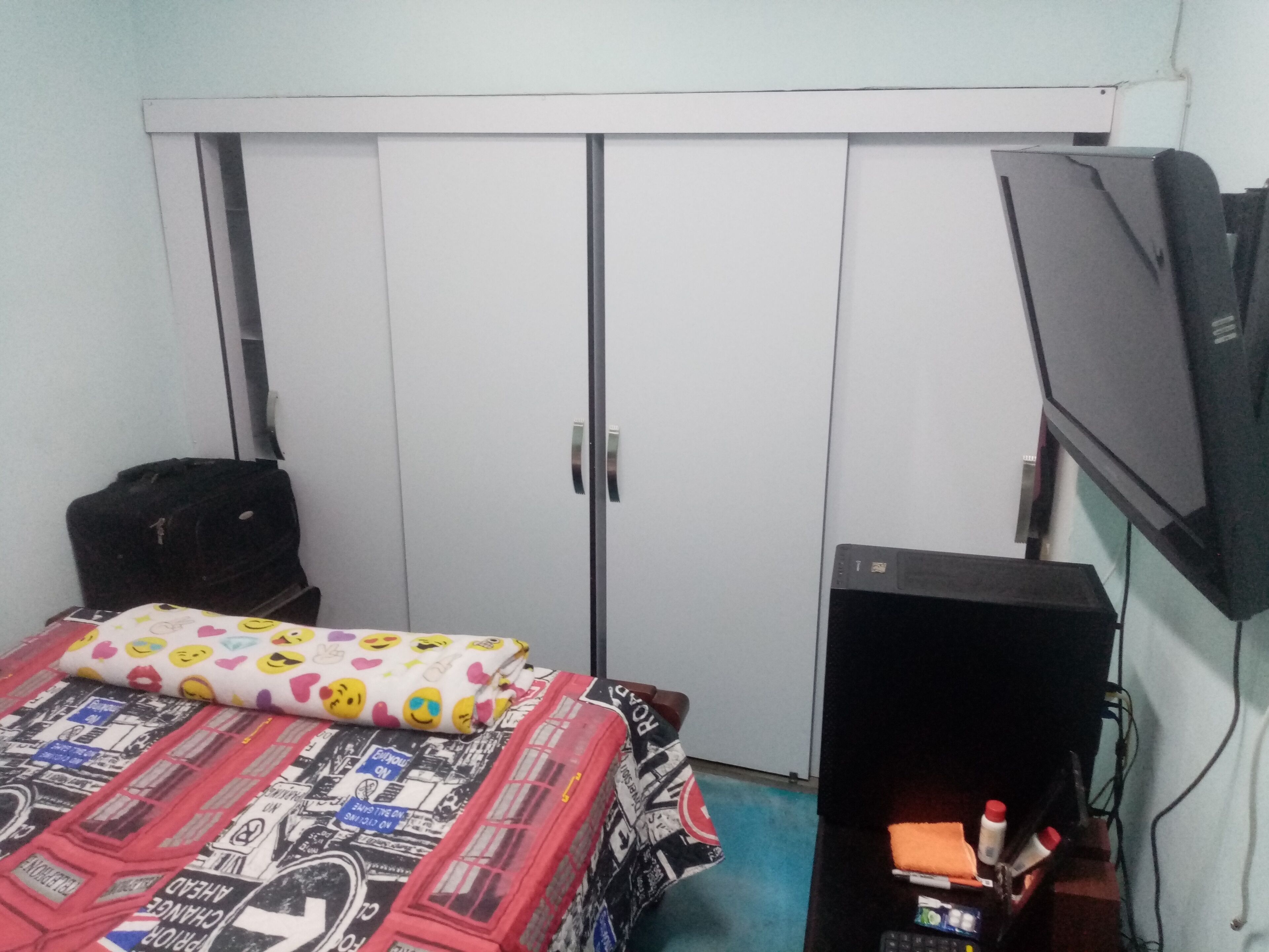 1 chambre, fer et planche à repasser, Wi-Fi gratuit