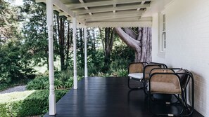 Terrace/patio - Daisy Hill, Southern Highlands (Moss Vale)