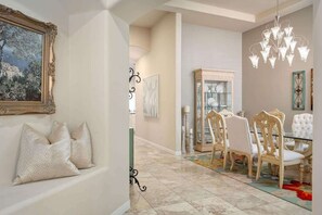 Interior - Camelback Corridor, 5 min from Airport, Pool & Sun (Phoenix)