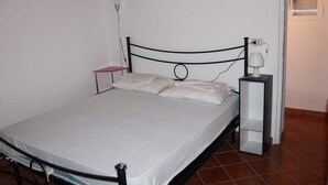 Villa, 2 Bedrooms, Smoking, Patio - Villa With Private Garden (Syracuse)